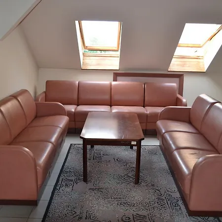 招待所 Wroclawski Kompleks Szkoleniowy *